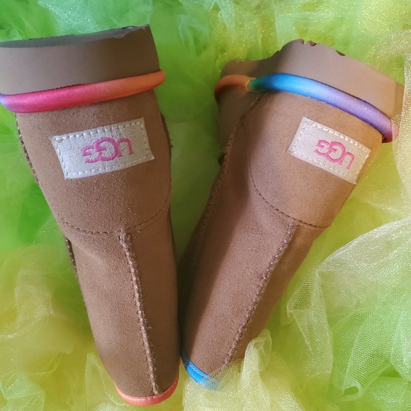 Youth UGGS boots - Picture 4 of 4